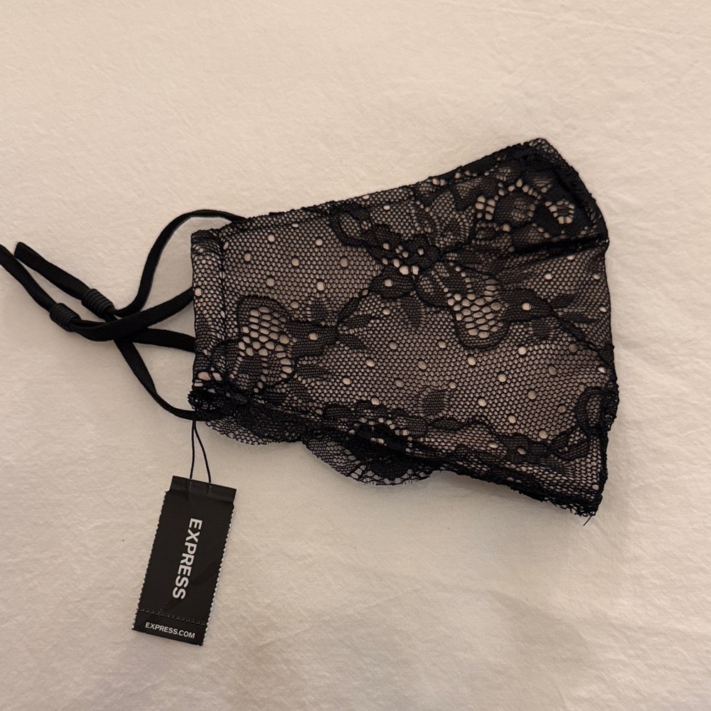 Express Black Lace Mask